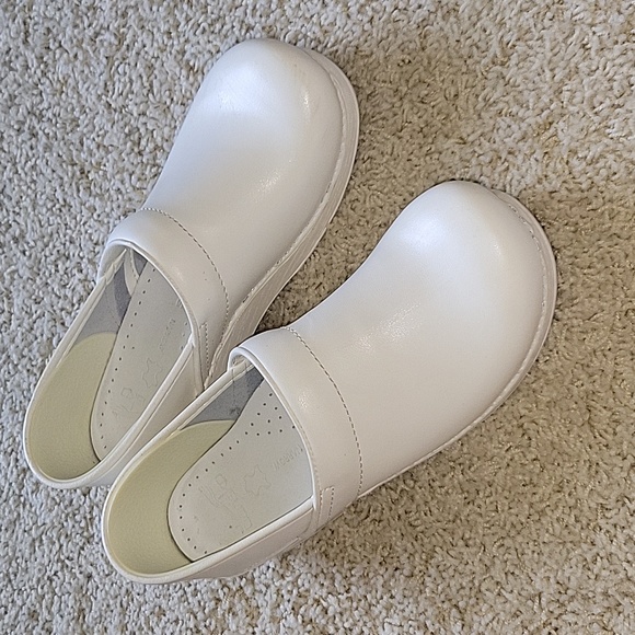 dansko clogs poshmark